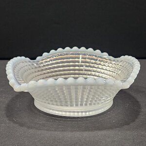 Flint Ribbed Spiral White Opalescent Glass Dish